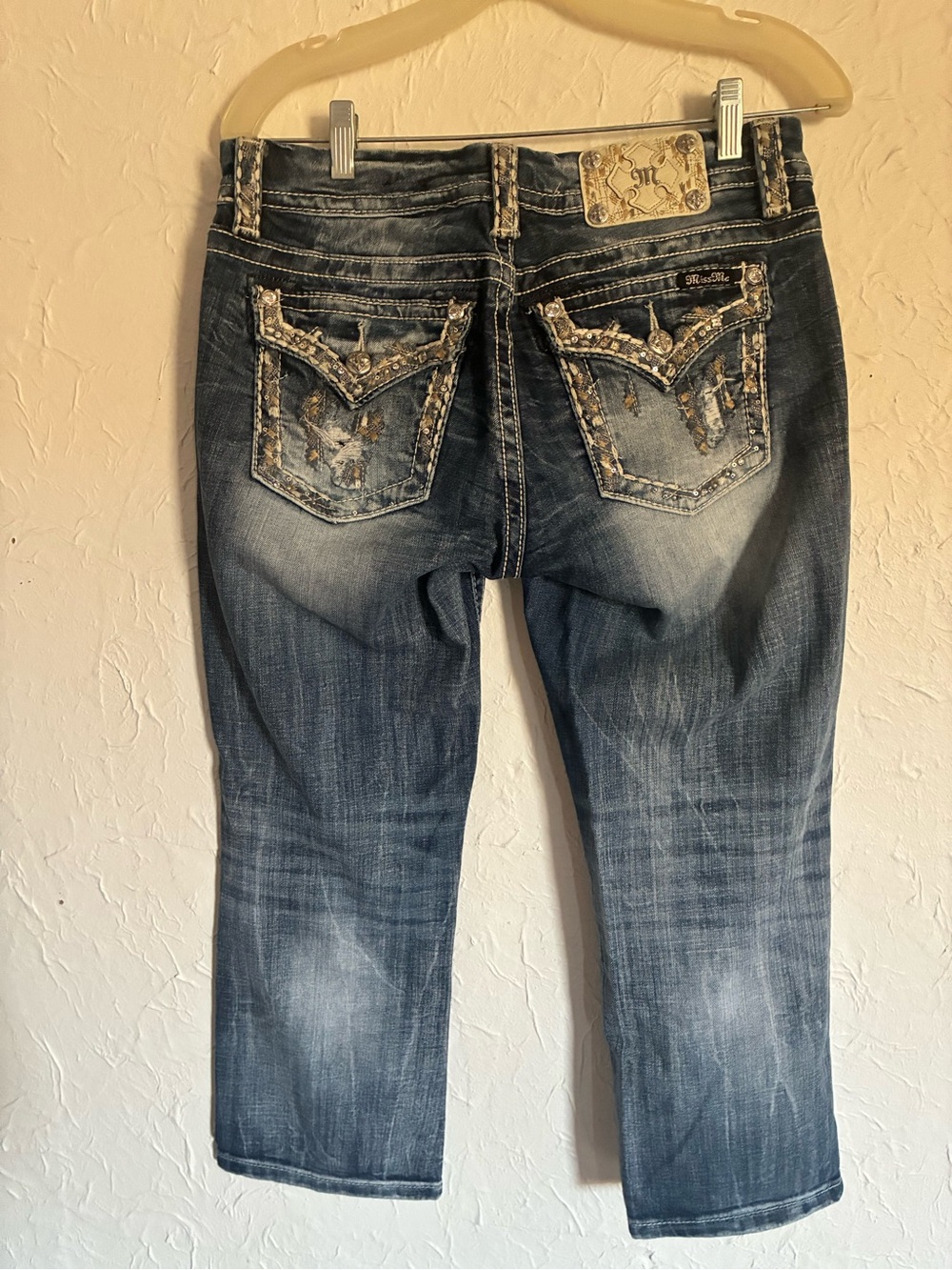 Miss Me Easy Crop Distressed Denim Capri Jeans JE5846EC3 Bling Flap Pocket - Picture 8 of 15